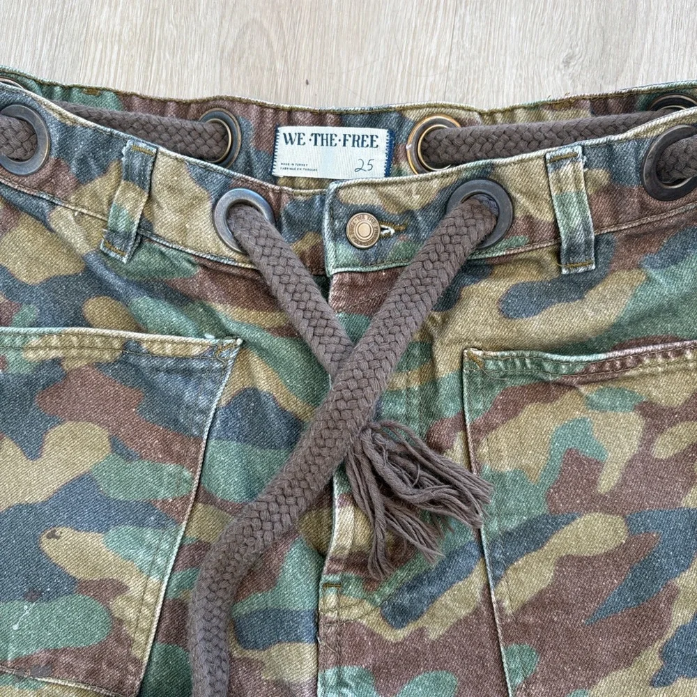 Free People “Moxie” jeans - Picture 3 of 3